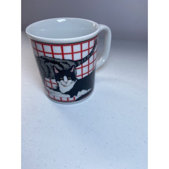 CURZON Cat Kitty Tabby Tuxedo Coffee Tea Mug Red Grid Vintage Japan - Picture 4 of 16